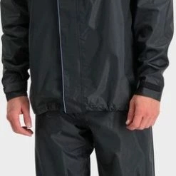 AGU Passat Regenpak Essential - Zwart - L - Dames & Heren - Waterdicht 40 AGU Passat Regenpak Essential - Zwart - L - Dames & Heren - Waterdicht -Fietsen-Accessoires Shop 255x840 3