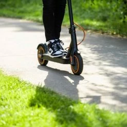 *BLACK FRIDAY DEAL* IZINQ PRO250 - Elektrische Step - Topsnelheid 30 Km/u - 30/35 Km Actieradius - 8.5" Luchtbanden - Lithium 7.8Ah 36V Accu - Zwart/Oranje - Electric Scooter - Volwassenen En Kinderen - Met App 21 *BLACK FRIDAY DEAL* IZINQ PRO250 - Elektrische Step - Topsnelheid 30 Km/u - 30/35 Km Actieradius - 8.5" Luchtbanden - Lithium 7.8Ah 36V Accu - Zwart/Oranje - Electric Scooter - Volwassenen En Kinderen - Met App -Fietsen-Accessoires Shop 550x362 1