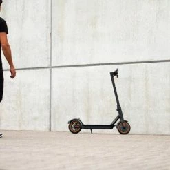 *BLACK FRIDAY DEAL* IZINQ PRO250 - Elektrische Step - Topsnelheid 30 Km/u - 30/35 Km Actieradius - 8.5" Luchtbanden - Lithium 7.8Ah 36V Accu - Zwart/Oranje - Electric Scooter - Volwassenen En Kinderen - Met App 16 *BLACK FRIDAY DEAL* IZINQ PRO250 - Elektrische Step - Topsnelheid 30 Km/u - 30/35 Km Actieradius - 8.5" Luchtbanden - Lithium 7.8Ah 36V Accu - Zwart/Oranje - Electric Scooter - Volwassenen En Kinderen - Met App -Fietsen-Accessoires Shop 550x366 111