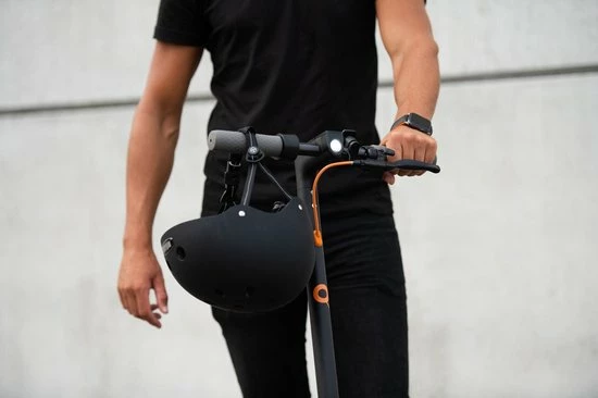 *BLACK FRIDAY DEAL* IZINQ PRO250 - Elektrische Step - Topsnelheid 30 Km/u - 30/35 Km Actieradius - 8.5" Luchtbanden - Lithium 7.8Ah 36V Accu - Zwart/Oranje - Electric Scooter - Volwassenen En Kinderen - Met App 9 *BLACK FRIDAY DEAL* IZINQ PRO250 - Elektrische Step - Topsnelheid 30 Km/u - 30/35 Km Actieradius - 8.5" Luchtbanden - Lithium 7.8Ah 36V Accu - Zwart/Oranje - Electric Scooter - Volwassenen En Kinderen - Met App - Afbeelding 9