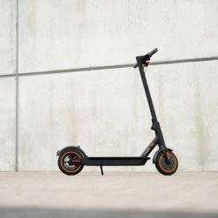 *BLACK FRIDAY DEAL* IZINQ PRO250 - Elektrische Step - Topsnelheid 30 Km/u - 30/35 Km Actieradius - 8.5" Luchtbanden - Lithium 7.8Ah 36V Accu - Zwart/Oranje - Electric Scooter - Volwassenen En Kinderen - Met App 23 *BLACK FRIDAY DEAL* IZINQ PRO250 - Elektrische Step - Topsnelheid 30 Km/u - 30/35 Km Actieradius - 8.5" Luchtbanden - Lithium 7.8Ah 36V Accu - Zwart/Oranje - Electric Scooter - Volwassenen En Kinderen - Met App -Fietsen-Accessoires Shop 550x366 113