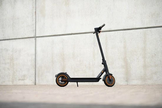 *BLACK FRIDAY DEAL* IZINQ PRO250 - Elektrische Step - Topsnelheid 30 Km/u - 30/35 Km Actieradius - 8.5" Luchtbanden - Lithium 7.8Ah 36V Accu - Zwart/Oranje - Electric Scooter - Volwassenen En Kinderen - Met App 12 *BLACK FRIDAY DEAL* IZINQ PRO250 - Elektrische Step - Topsnelheid 30 Km/u - 30/35 Km Actieradius - 8.5" Luchtbanden - Lithium 7.8Ah 36V Accu - Zwart/Oranje - Electric Scooter - Volwassenen En Kinderen - Met App - Afbeelding 12