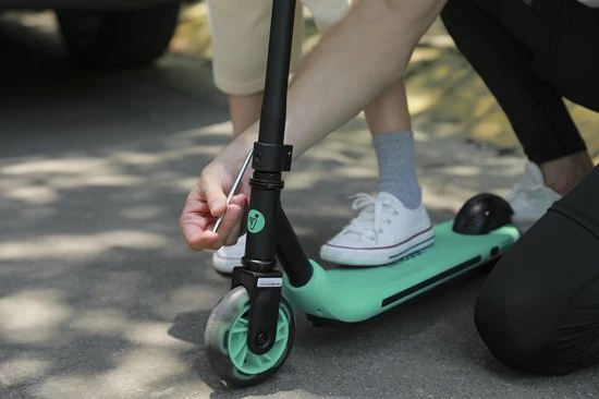 Ninebot By Segway EKickScooter Zing A6 - E-step - Actieradius: 5km - Snelheid: 12km/h - Officieel Benelux Model 12 Ninebot By Segway EKickScooter Zing A6 - E-step - Actieradius: 5km - Snelheid: 12km/h - Officieel Benelux Model - Afbeelding 12