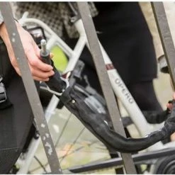 AXA Solid Plus Fietsslot- ART2 - Inclusief 140cm Insteekketting Ringslot - Zwart -Fietsen-Accessoires Shop 550x371 6