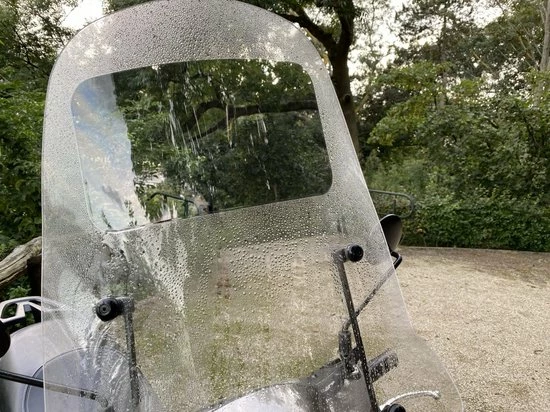 Drive Hydro Waterafstotende Folie Scooter Windscherm - Nano - Vespa - Sprint - Zip - Scooter Windscherm - Nano Shield Scooter - Waterafstotende Spray - Nano Shield Windscherm - Scooterhoes - Scooter Accesoires - Regen Sticker 4 Drive Hydro Waterafstotende Folie Scooter Windscherm - Nano - Vespa - Sprint - Zip - Scooter Windscherm - Nano Shield Scooter - Waterafstotende Spray - Nano Shield Windscherm - Scooterhoes - Scooter Accesoires - Regen Sticker - Afbeelding 4