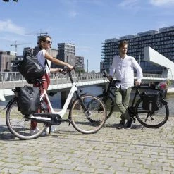Dutch Mountains Enkele Fietstas | Sterke En 100% Waterdichte Fietstas En Schoudertas In 1 | 24 Liter | Carbon / Zwart 17 Dutch Mountains Enkele Fietstas | Sterke En 100% Waterdichte Fietstas En Schoudertas In 1 | 24 Liter | Carbon / Zwart -Fietsen-Accessoires Shop 550x550 1091