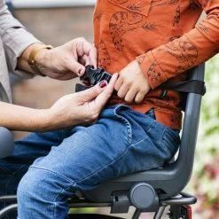 Qibbel 6+ Junior Fietsstoeltje Achter - Zwart - Inclusief Voetsteuntjes -Fietsen-Accessoires Shop 550x550 248