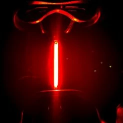 Merkloos LED Fiets Achterlicht USB Oplaadbare - Marktleider 110 Lumen Helderheid - IP65 Waterbestendig - Supersnel Installatie - Horizontaal Of Verticaal - Voor Zadel, Zadelpen Of Helm -Fietsen-Accessoires Shop 550x578 8