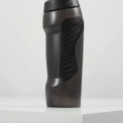 Nike Bidon Hyperfuel Watter Bottle 18OZ - 530ml - Grijs/zwart/wit -Fietsen-Accessoires Shop 550x652