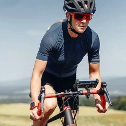 AG 150 Universele Telefoonhouder Fiets - Extreem Sterk - 360 Graden Rotatie - Ook Voor Scooter En Motor - Zwart- Anti Shock & Vibratie Ontwerp - Fietshouder Voor Smartphones - Telefoon - Gsm Houder Fiets - Iphone - Hoogste Kwaliteit -Fietsen-Accessoires Shop 550x691