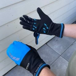 Luxe Winter Handschoenen - Handschoenen EN Wanten In 1 - Waterdicht Door Techshell - Nylon - Fiets, Wandel Handschoenen/wanten Combinatie - Dames En Heren - Zwart/Blauw - Maat M / 7 - R2 Cover 14 Luxe Winter Handschoenen - Handschoenen EN Wanten In 1 - Waterdicht Door Techshell - Nylon - Fiets, Wandel Handschoenen/wanten Combinatie - Dames En Heren - Zwart/Blauw - Maat M / 7 - R2 Cover -Fietsen-Accessoires Shop 550x733 45