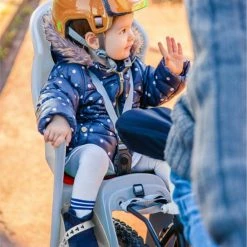 Polisport Brioso Fietsstoeltje Achter – Achterzitje Fiets – Kinderzitje Fiets - Zandgrijs/rood -Fietsen-Accessoires Shop 550x775 5